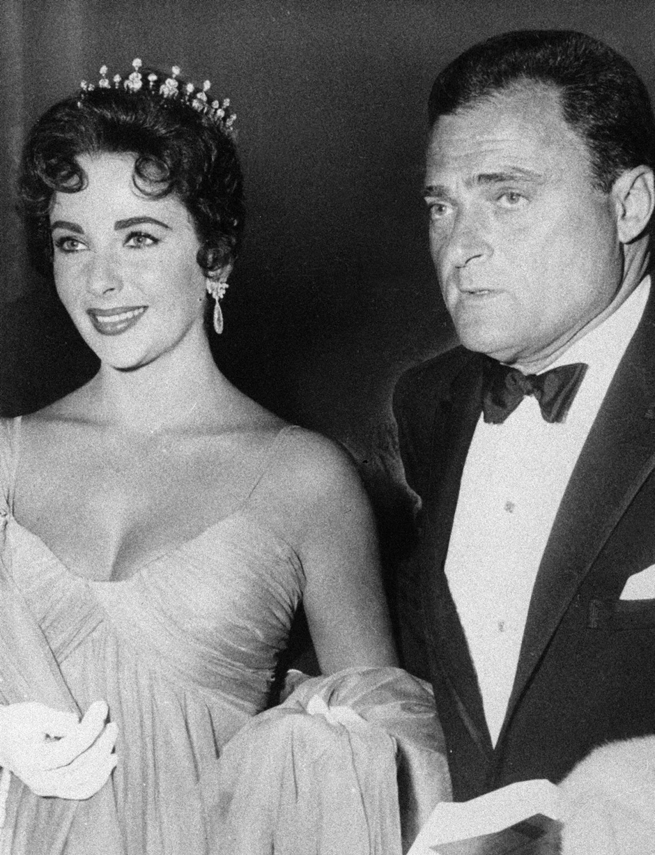 Međutim, niko od njenih naslednika do dragog kamenja neće doći jer će ono biti prodato na aukciji u kući "Christie's", a novac će biti doniran u humanitarne svrhe za borbu protiv AIDS-a.