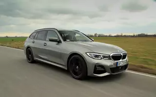 BMW 330i xDrive Touring – z rozsądku i dla frajdy