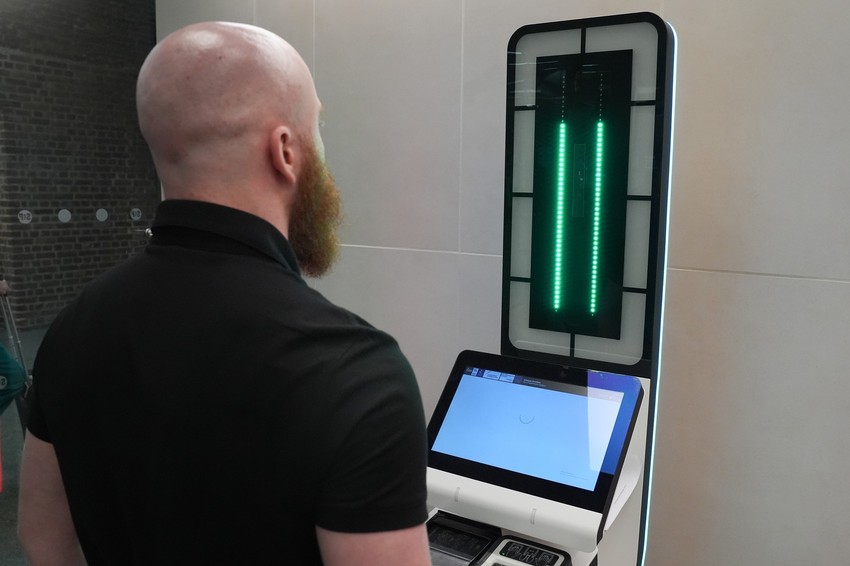 EES sistem podrazumeva skeniranje lica