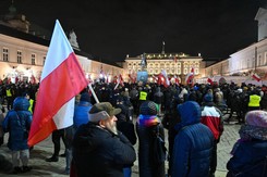Demonstracja w obronie Kamińskiego i Wąsika. Kilkaset osób przed Pałacem Prezydenckim