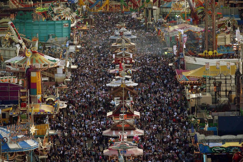 Opici piwskiem na Oktoberfest