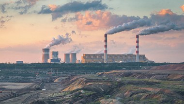 wielka elektryfikacja i bolesne pożegnanie z paliwami kopalnymi. trans