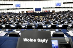 Dombrovskis: Liczę na kolejne zmiany w polskich przepisach w sprawie sądownictwa