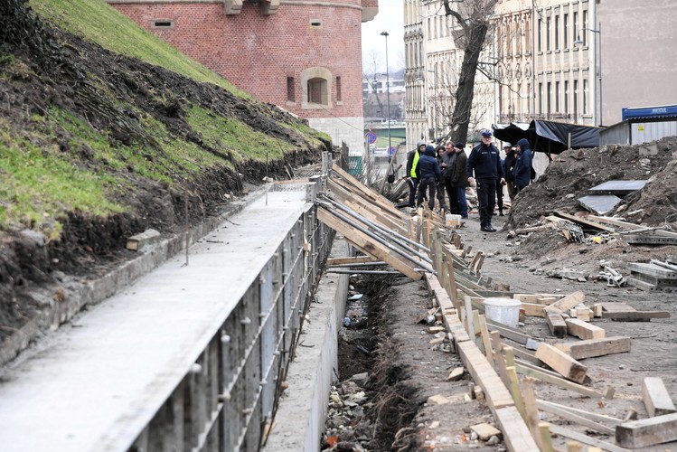 Osunięcie wykopu na Wawelu