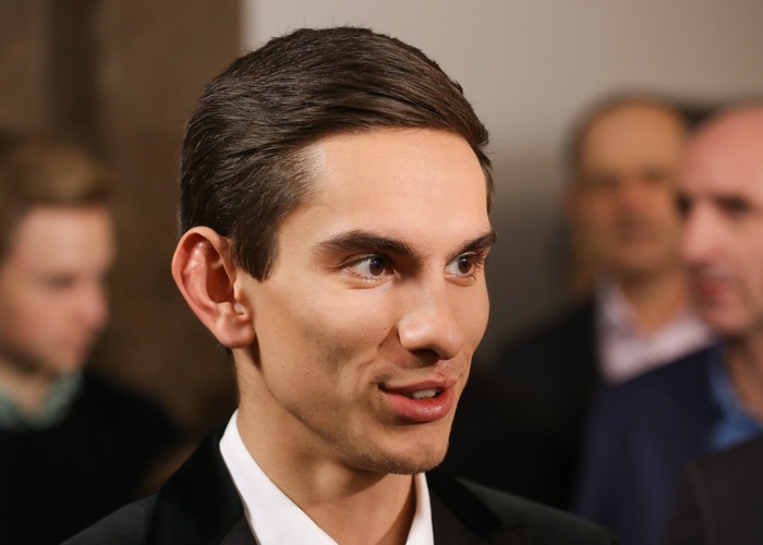 <strong>VI miejsce - Dmitrij Szyszkin</strong>
<br></br>
Ostatnia nagroda główna - VI miejsce - przypadła Rosjaninowi Dmitrijowi Szyszkinowi. 
<br></br>
Każda nagroda główna Konkursu Chopinowskiego ma swojego fundatora. Nagrodę dla Szyszkina w wysokości 7 tys. euro ufundował wojewoda mazowiecki. 
<br></br>