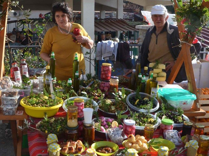 Svakog novembra poslednjih 16 godina hiljade ljudi hrli u Bar na čuvenu „Maslinijadu“