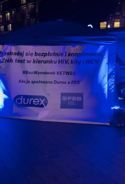 Zrobiłam darmowy test na HIV w busie FES i Durexa na kongresie Open Eyes Economy Summit w Krakowie 