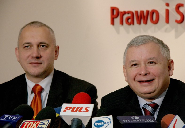 Joachim Brudziński (z lewej) i Jarosław Kaczyński w 2007 r.