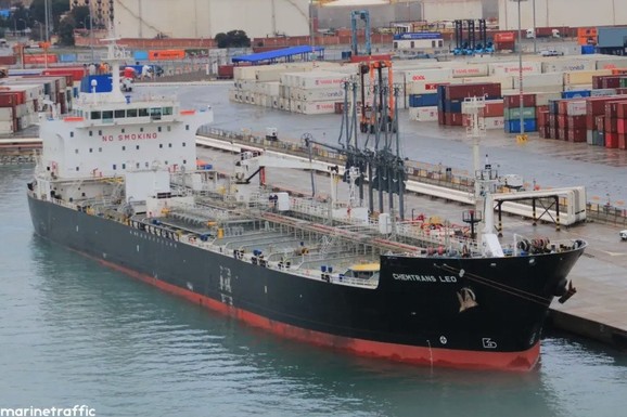 Ukrajinska mornarica POGODILA TANKER kod ruske obale: Napad izveden pomoću dva pomorska drona-kamikaze