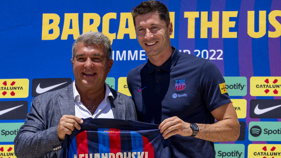 Joan Laporta z Robertem Lewandowskim