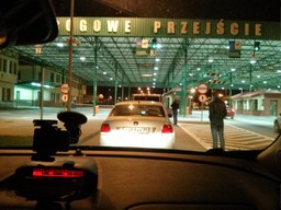 spore zamieszanie na granicy polsko-litewskiej. kolejka samochodów na