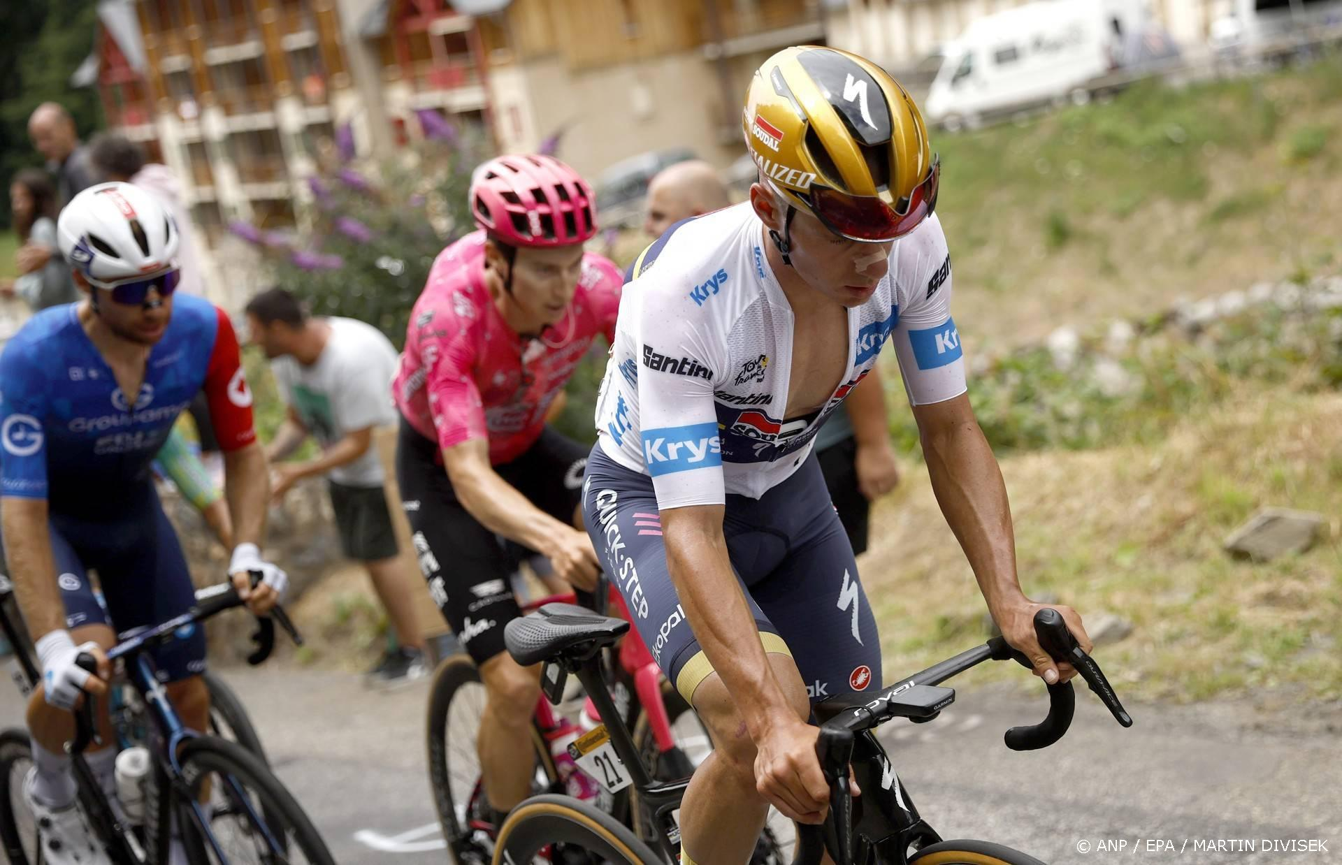 Remco Evenepoel stapt af in Tour de France etappe 14
