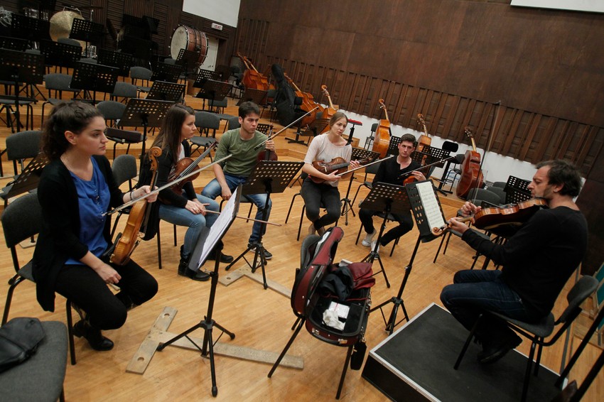 Boris Brezovac sa studentima