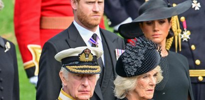 Afront Karola III wobec Harry'ego i Meghan? Tak miał poniżyć syna i synową!