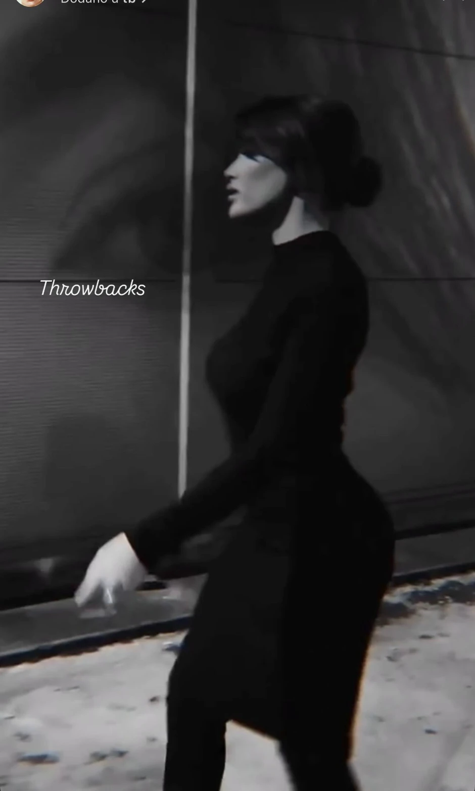 Mina Naumović u haljini