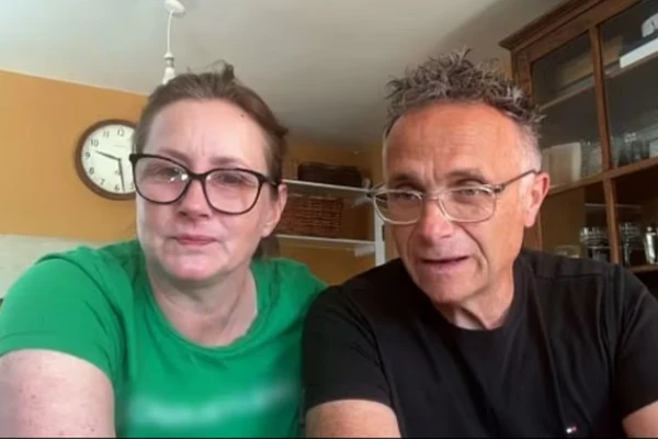 Otac u suzama MOLI ĆERKU da prestane da snima FILMOVE ZA ODRASLE, a ona se hvali kako je SPAVALA SA 100 MUŠKARCA za dan: "Ako su pare problem, SVE ĆU DA PRODAM, samo prestani"