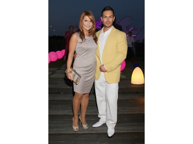 Gwiazdy złapane w sieć - Katarzyna Skrzynecka i Marcin Łopucki na imprezie inauguracyjnej marki T-Mobile.