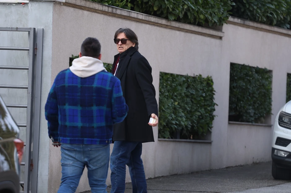 Kuća Zdravka Čolića bačena bomba