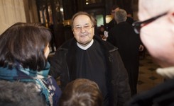 Ojciec Rydzyk milionerem? 'Oszczerstwo na oszczerstwie i oszczerstwem pogania.'