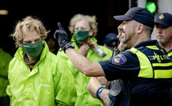 Greenpeace protestowało w Holandii. Zatrzymano ponad 30 osób