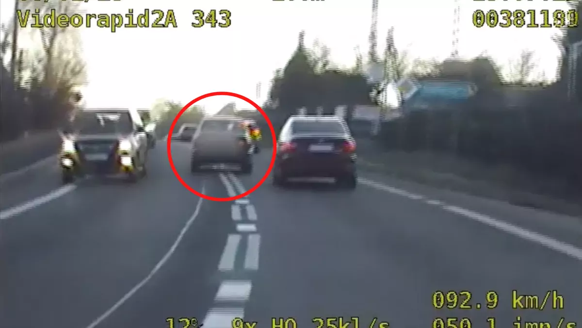 Kierowca BMW liczył, że ucieknie policjantom