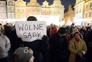 Łańcuch światła protest Poznań