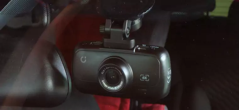 Sprawdziłem nową, wypasioną kamerkę polskiej marki do auta. Warto ją kupić?
