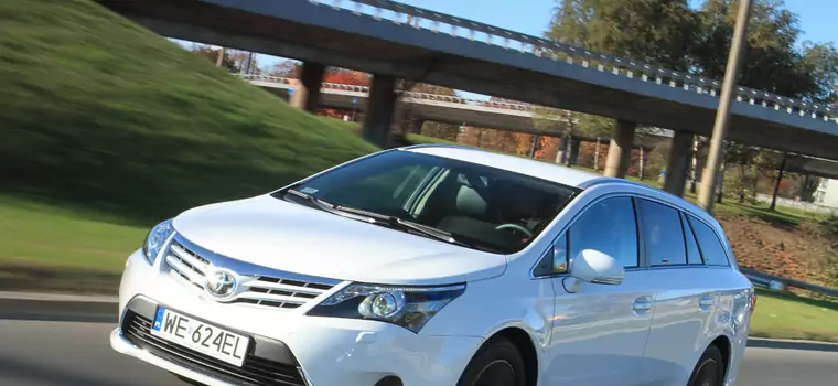 Test Toyoty Avensis Kombi 2.0 D-4D: rodzinnie i sportowo