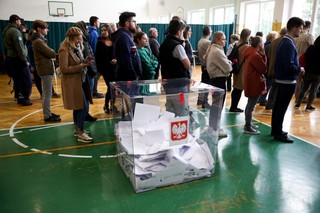 Wybory 2023: W miastach powyżej 500 tys. mieszkańców KO otrzymała 2 razy więcej głosów niż PiS. Jak wygląda sytuacja w mniejszych?