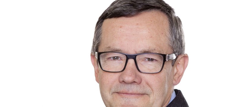 Operator TVN ścigany za "urodziny Hitlera". Prof. Godzic: Musiał "hajlować"! Dla dobra społecznego