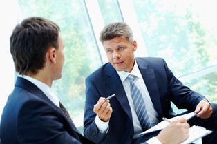 "Twój chłopak będzie gejem", czyli o żydowskim spisku korporacyjnym [OPINIA]