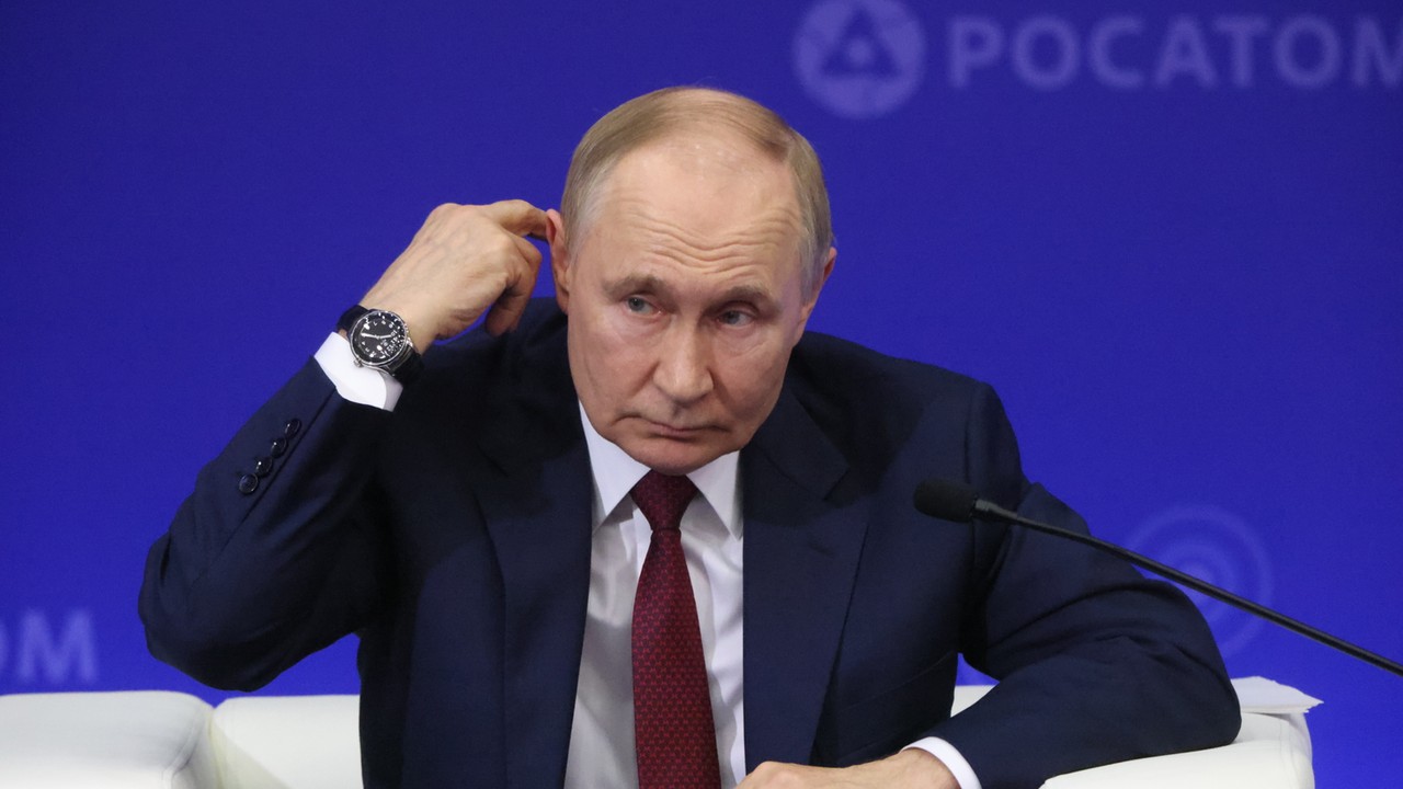 Putin przekroczył Rubikon. Wywołał mechanizm zgubny dla gospodarki. "Nie ma gdzie uciec przed zbliżającym się tsunami" [OPINIA]