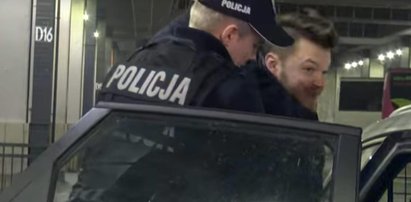 Policjanci skuli znanego blogera. Skarży się na brutalność