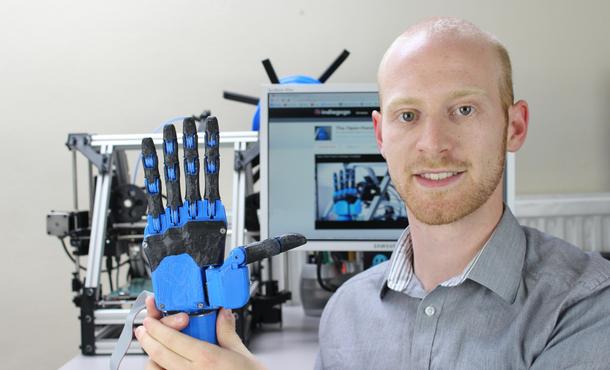 Open Bionics – zaawansowana sztuczna dłoń.