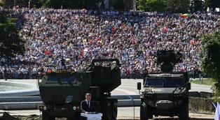 Szef MON na defiladzie: Dziś widzimy moc wojska polskiego