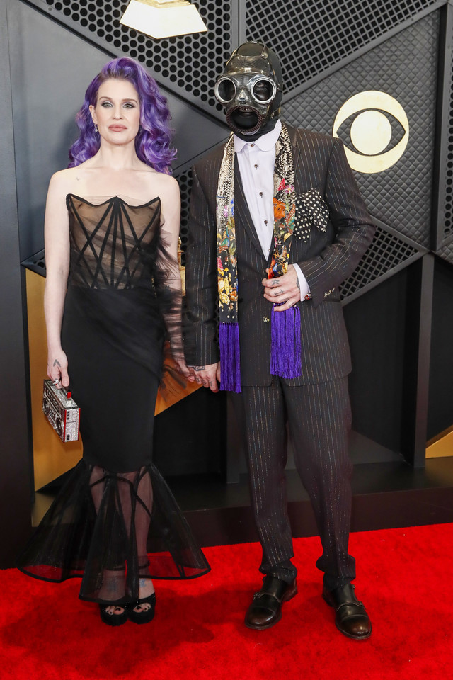 (Nie)udane stylizacje na Grammy 2024: Kelly Osbourne i Sid Wilson