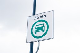 strefy czystego transportu sct polska podstawy prawne ustawa elektromobilnosc procedura tworzenia kto moze wprowadzic wylaczenia normy euro krakow warszawa diesle spalinowe zakaz