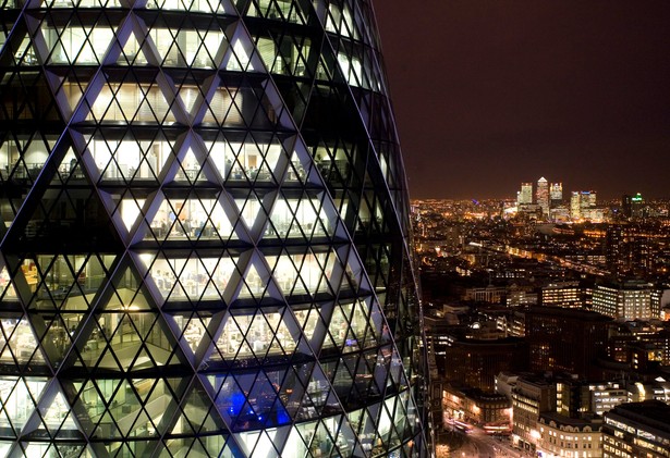 Londyn, biznesowa dzielnica Canary Wharf, wieżowiec "Gherkin"