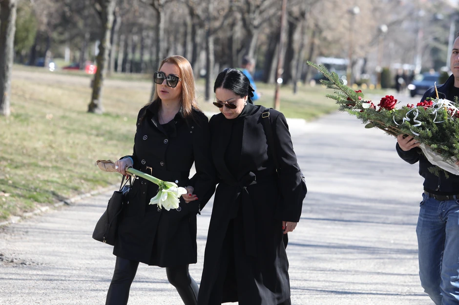 Zlata Petrović na sahrani Saše Popovića 