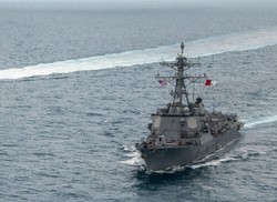 Amerykański niszczyciel USS Sampson w Cieśninie Tajwańskiej. Chiny wściekłe