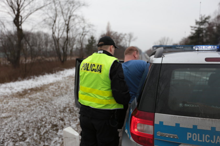 Pijany kierowca zatrzymany przez innych kierowców