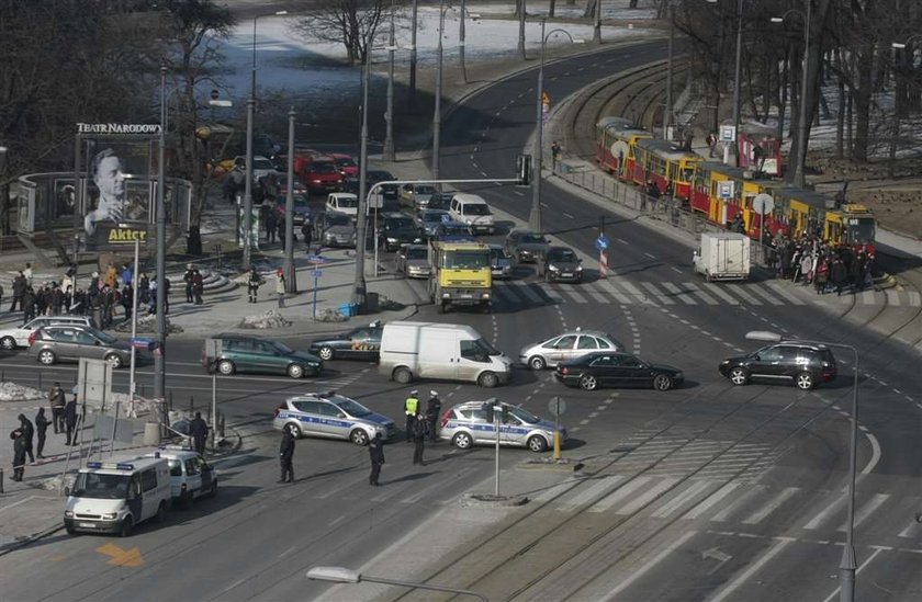 Warszawa stoi! 250 kg bomba znaleziona na Marszałkowskiej