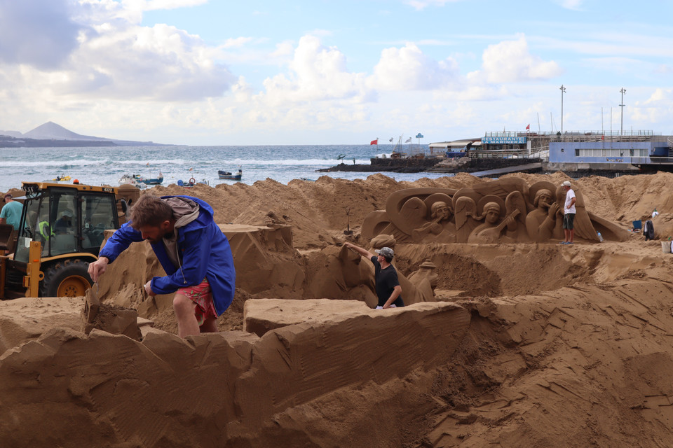 Piaskowa szopka na plaży Las Canteras, Las Palmas de Gran Canaria