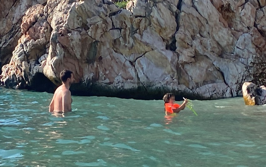 Jakov Milatović ovako uživa sa porodicom na moru