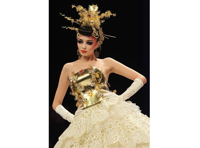 Kolekcja sukien ślubnych Tsai Meiyue na sezon wiosna/lato 2012