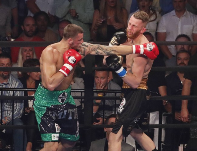 Andrzej Fonfara znokautowany już w I rundzie. Polak o mało nie wyleciał z ringu