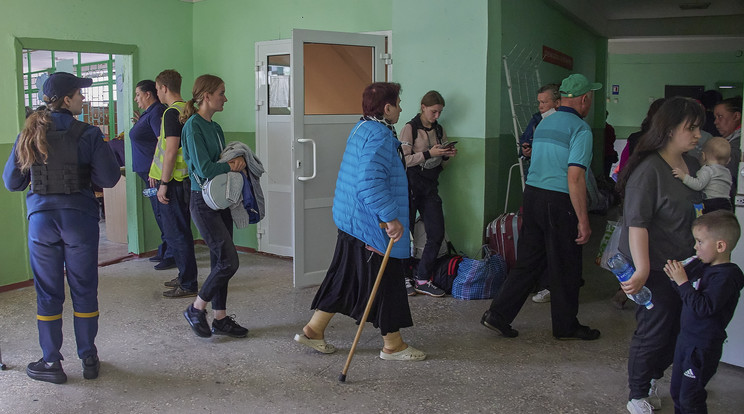 Írország csökkenteni fogja az újonnan érkező ukrajnai menekülteknek járó juttatásokat és lakhatási támogatást/Fotó: MTI/EPA/Szergej Kozlov