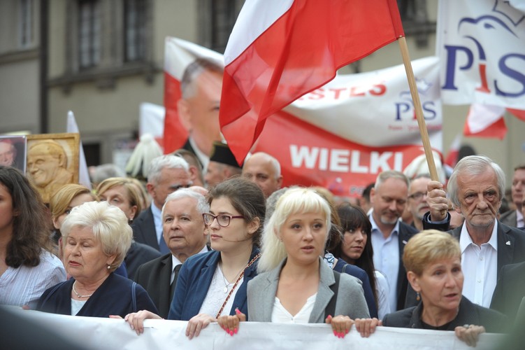 Marsz pamięci PiS