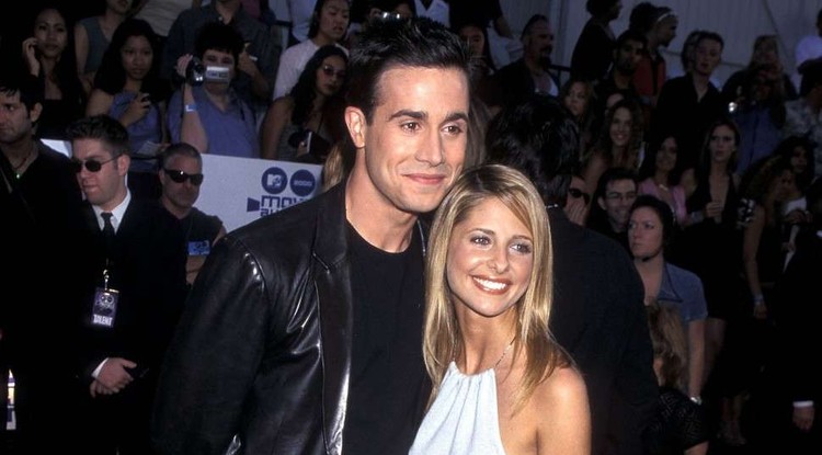 Zseniális 10 évvel ezelőtti képet posztolt Sarah Michelle Gellar