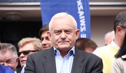 Miller o KPO: Polski rząd to jarmarczne cwaniaczki, które grają w trzy karty